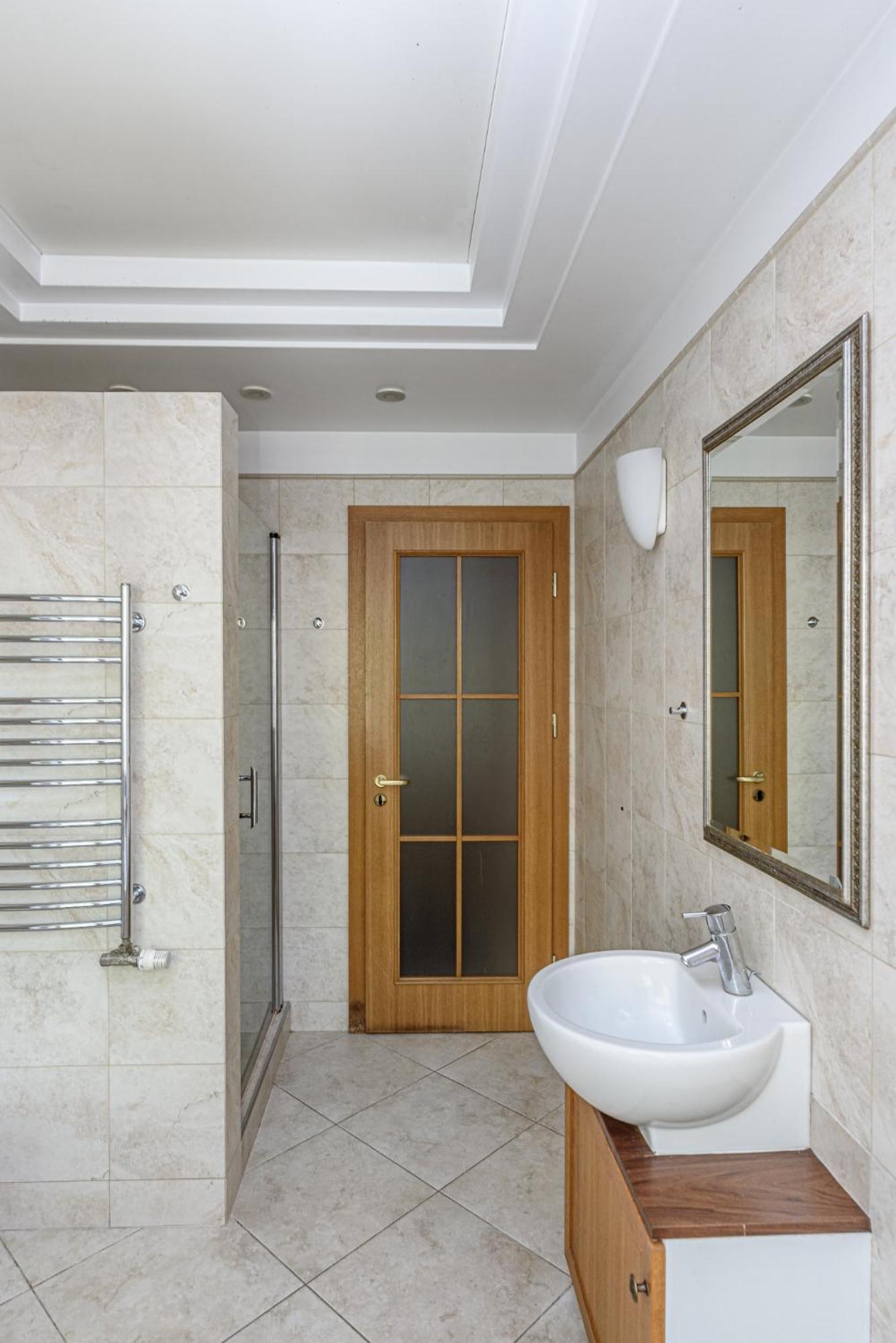 Jacuzzi Apartments X Free Parking X Self Check-In 24X7 By H&H VNO Eksteriør billede